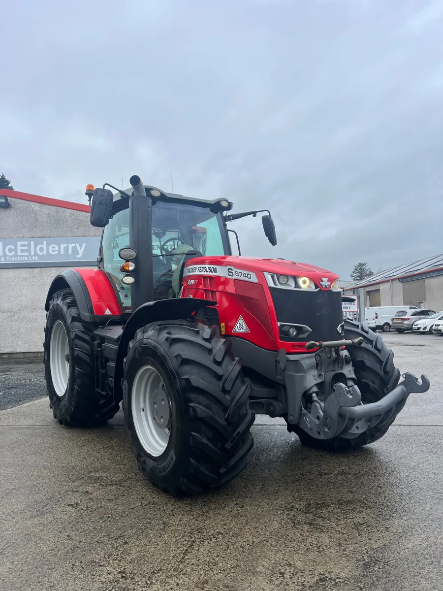 Massey Ferguson 8740S - Image 1