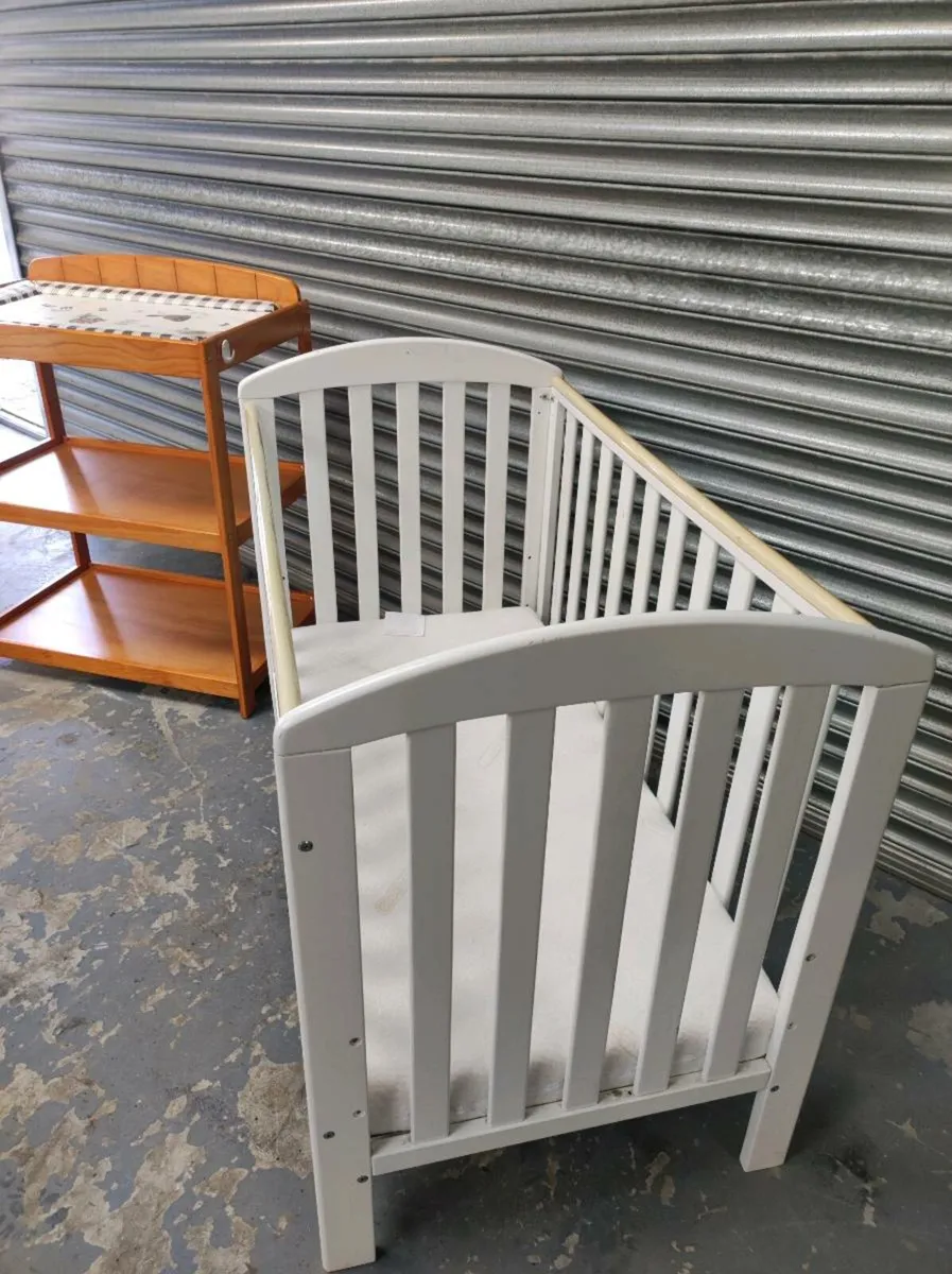 Babylo baby changing unit & cot🚚 - Image 2