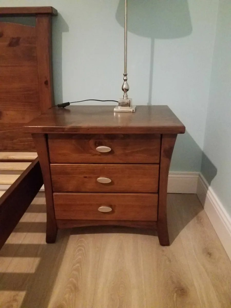 Second Hand Mahogany King Size Bed for Sale - Image 2