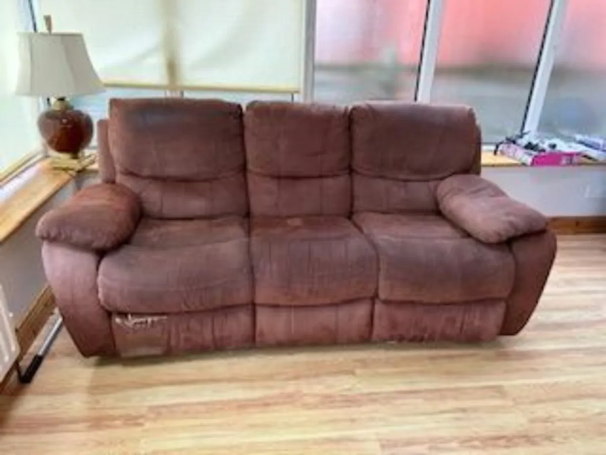 Sofa 3 Seater Recliner (Manual) - Image 2