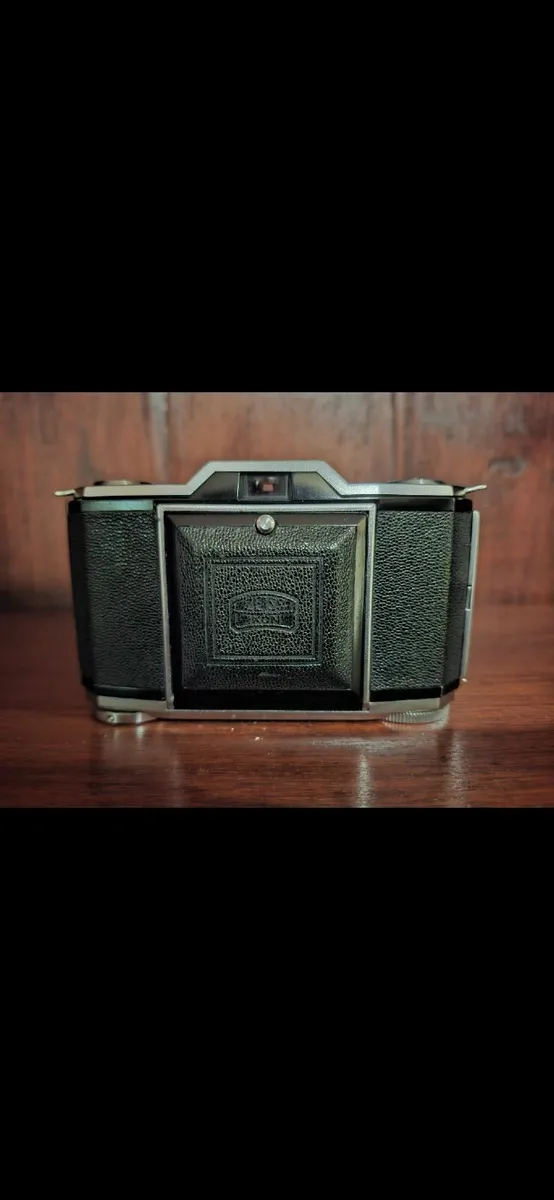 Vintage Camera Zeiss Ikon Ikonta 522/24 - Image 1