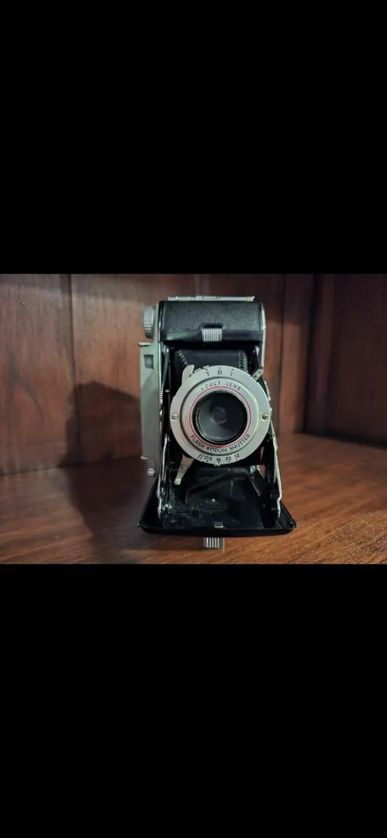 Vintage Camera Kodak Tourist - Image 3
