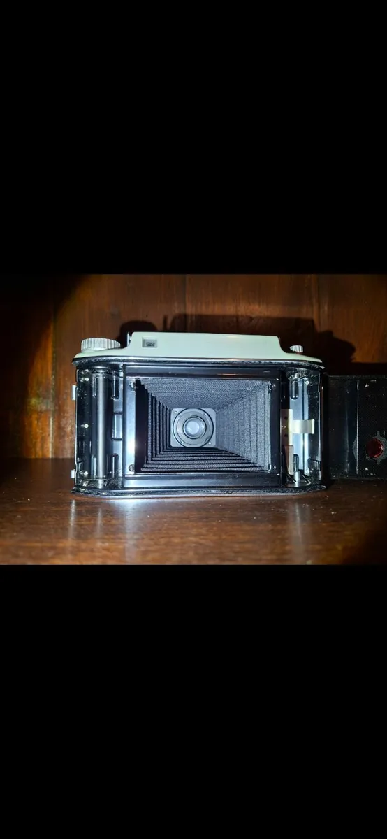 Vintage Camera Kodak Tourist - Image 4