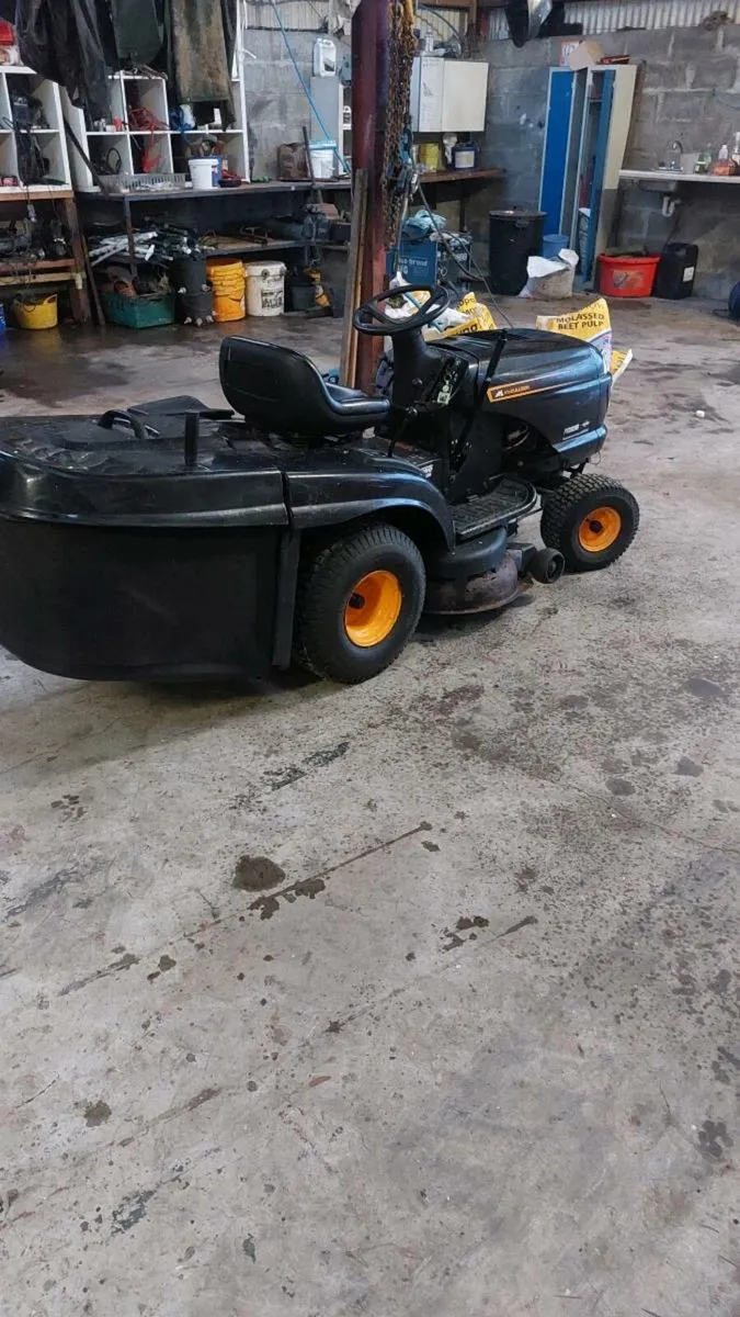 Tractor lawnmower - Image 2