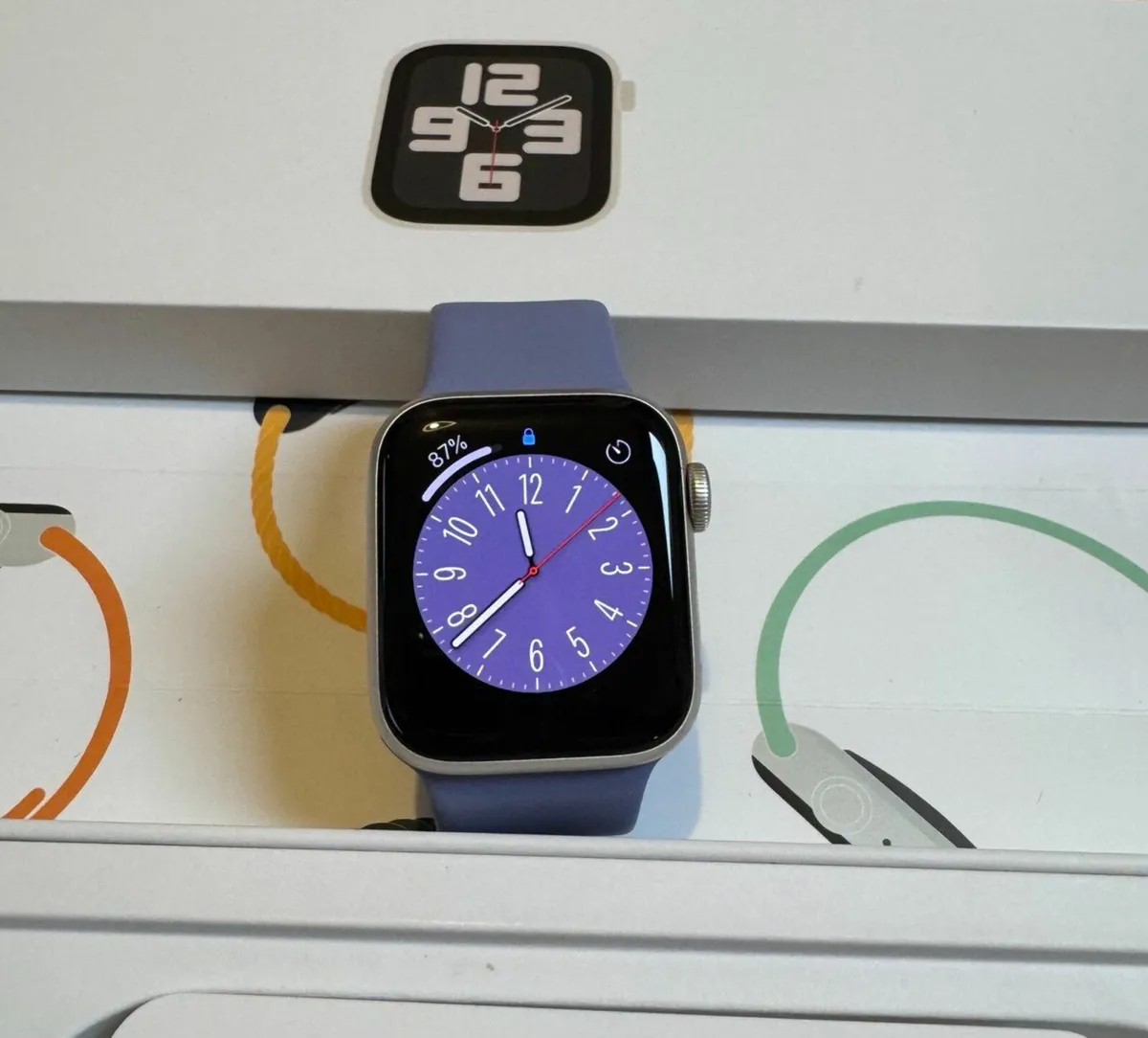 Apple Watch SE (2nd Generation) – Like New + 3 Ext - Image 1