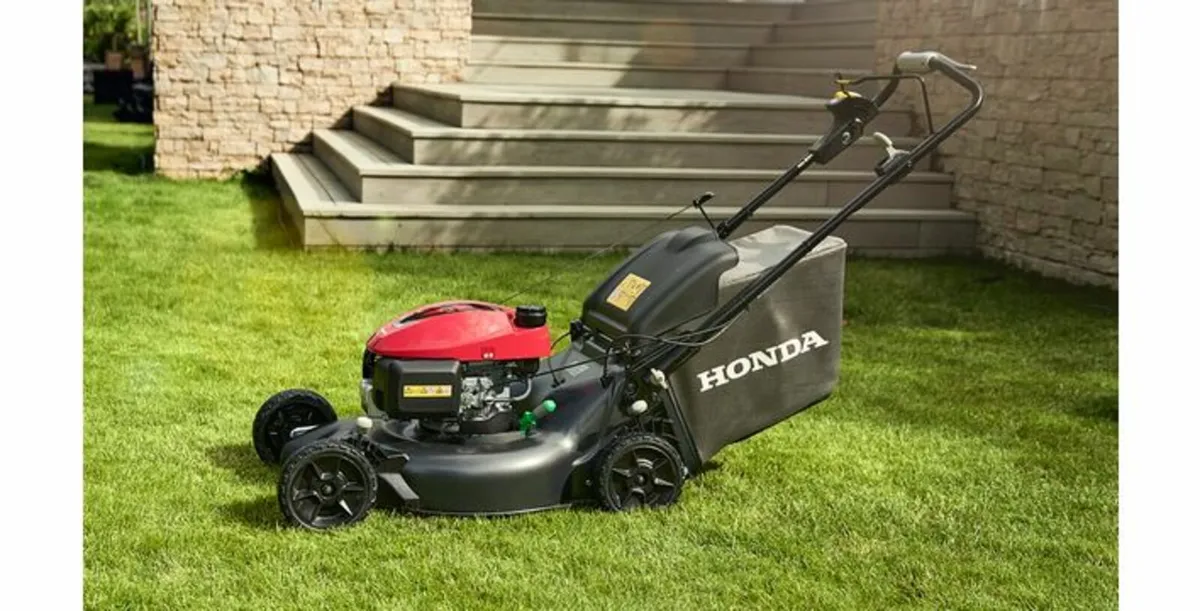 Honda IZY HRN536 mower - Image 1
