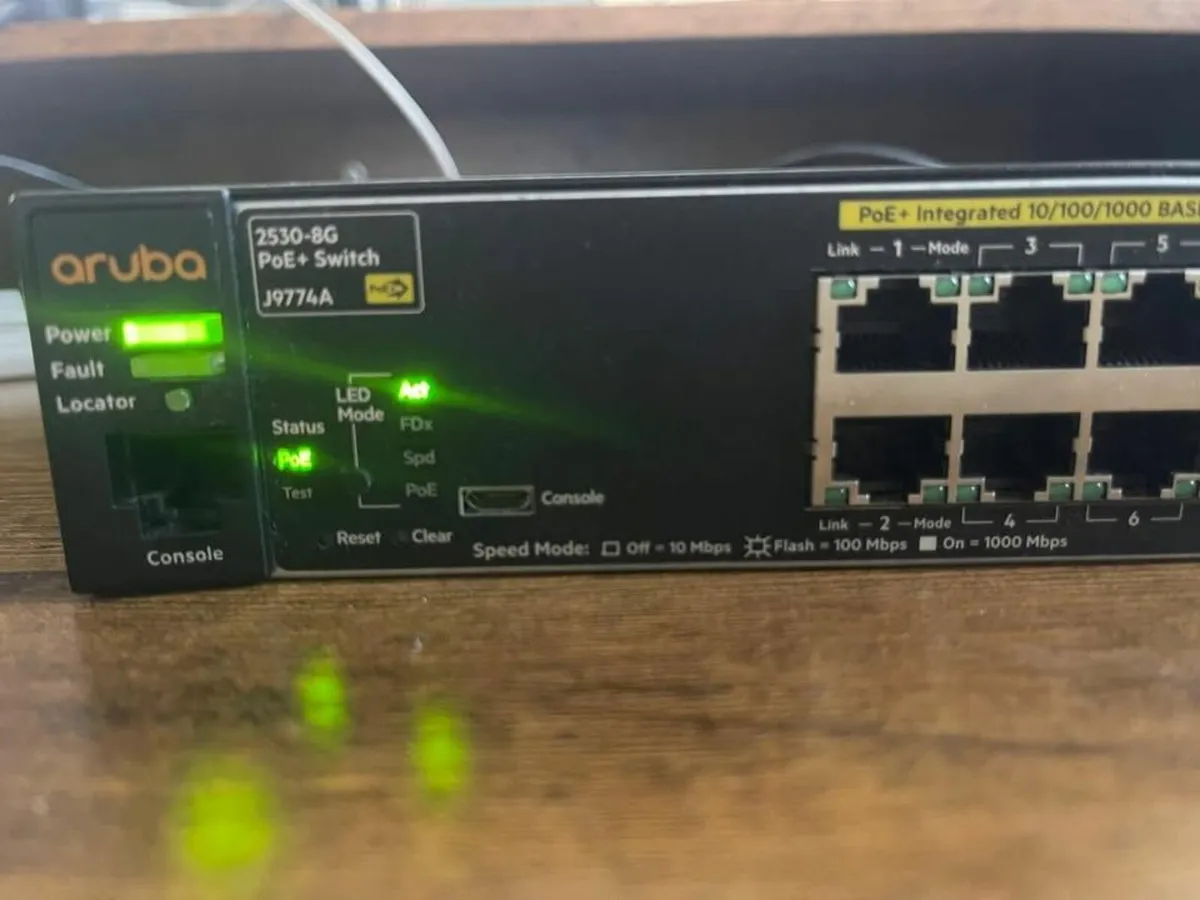 Aruba 2530-8G POE+ Gigabit network switch - Image 2