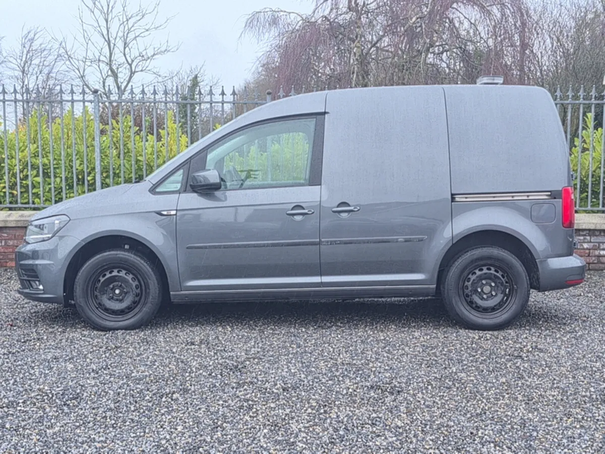 Volkswagen Caddy Automatic C20 Cargo Trendline 2.0 - Image 3