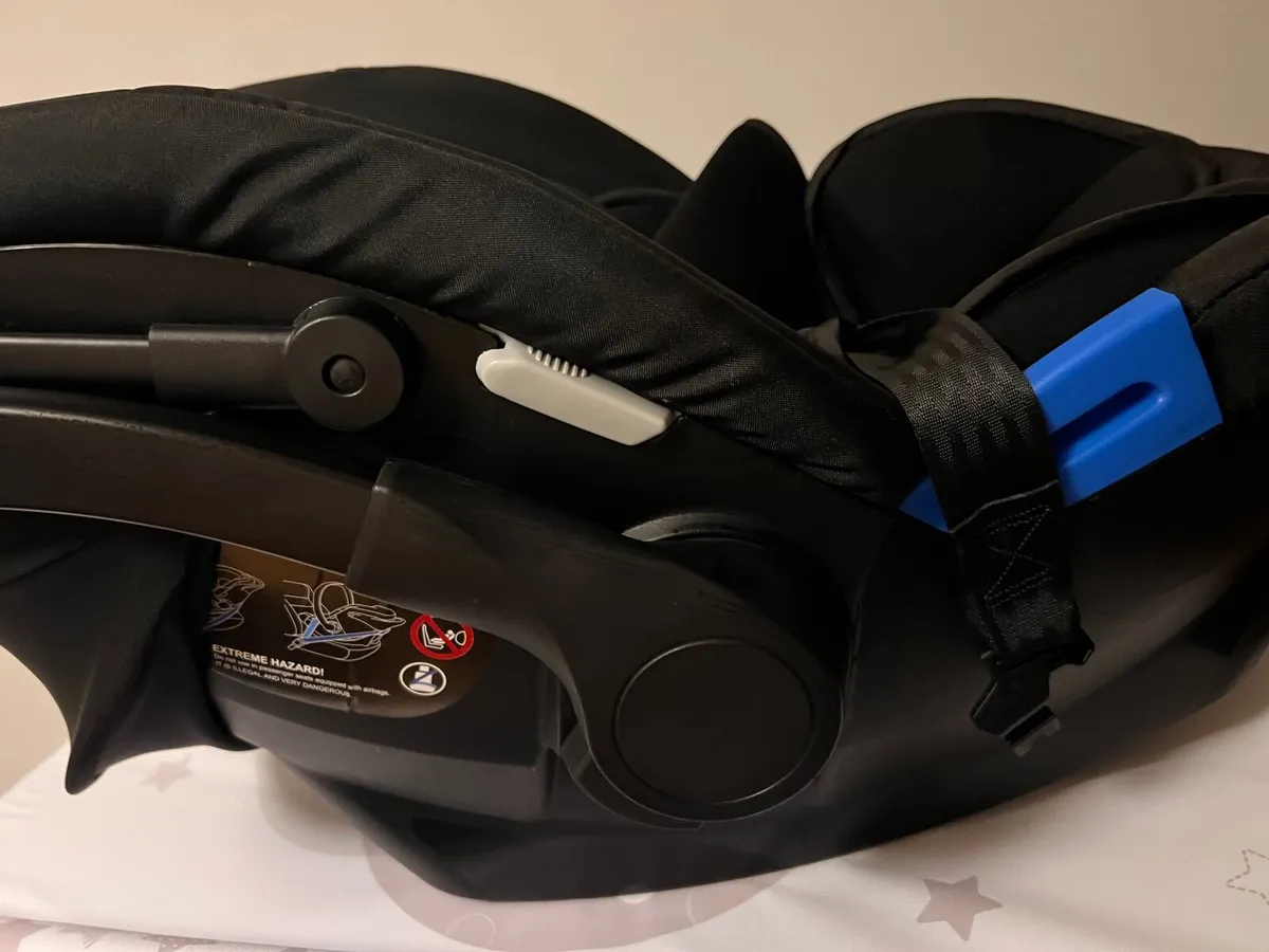 Car seat - Image 2