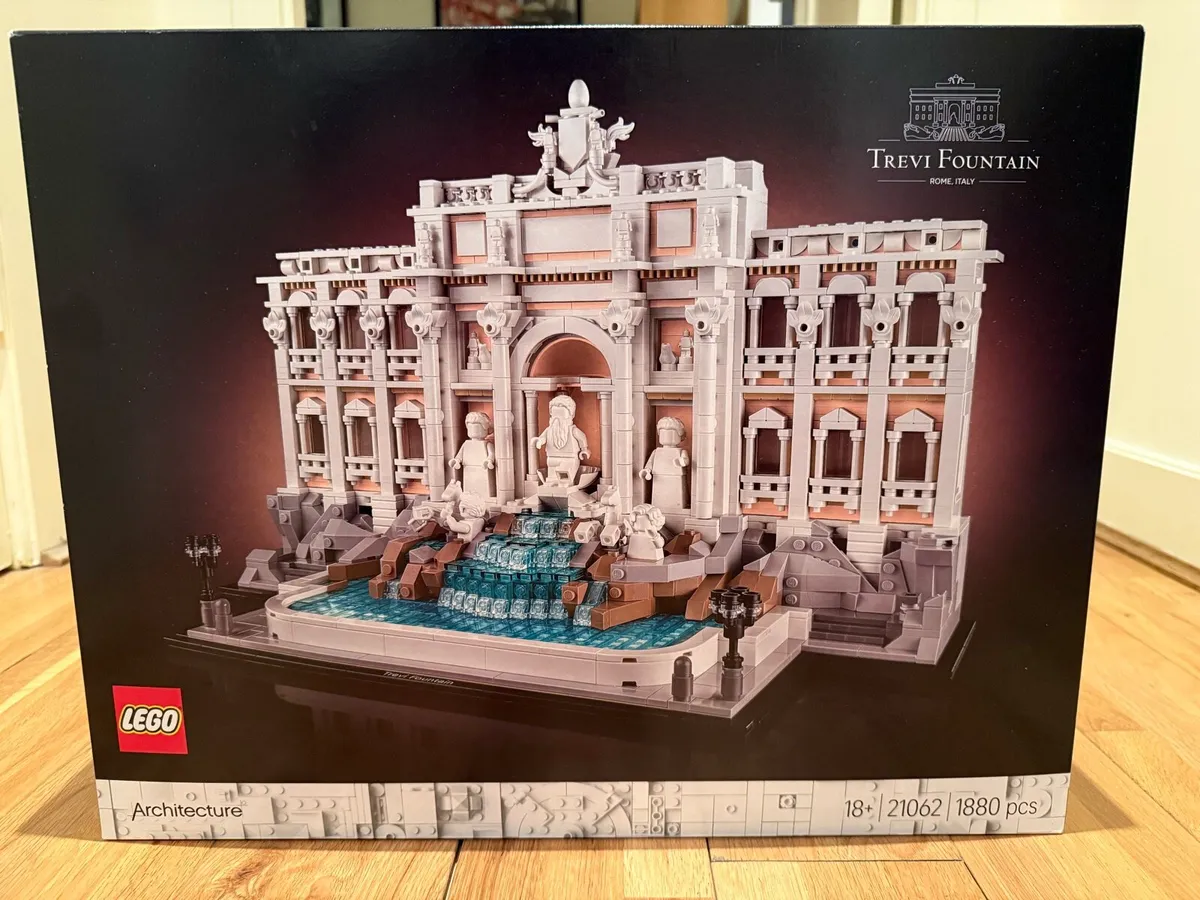LEGO Architecture Trevi Fountain (#21062) - Image 2
