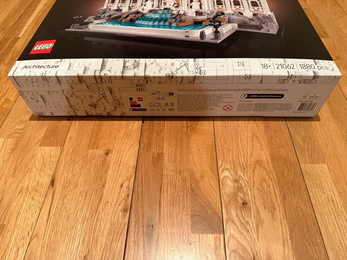 LEGO Architecture Trevi Fountain (#21062) - Image 3