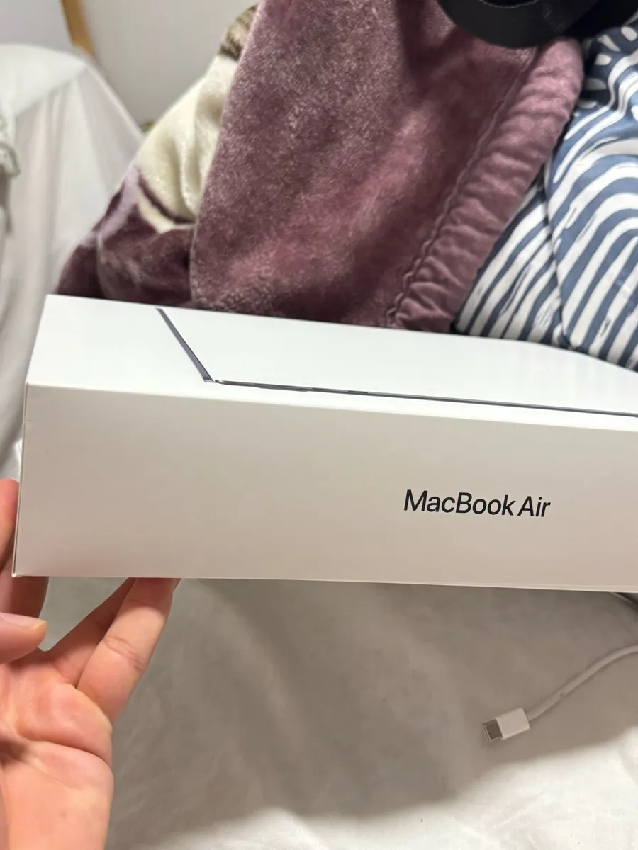 MacBook Air 13-inch M4 - Image 3