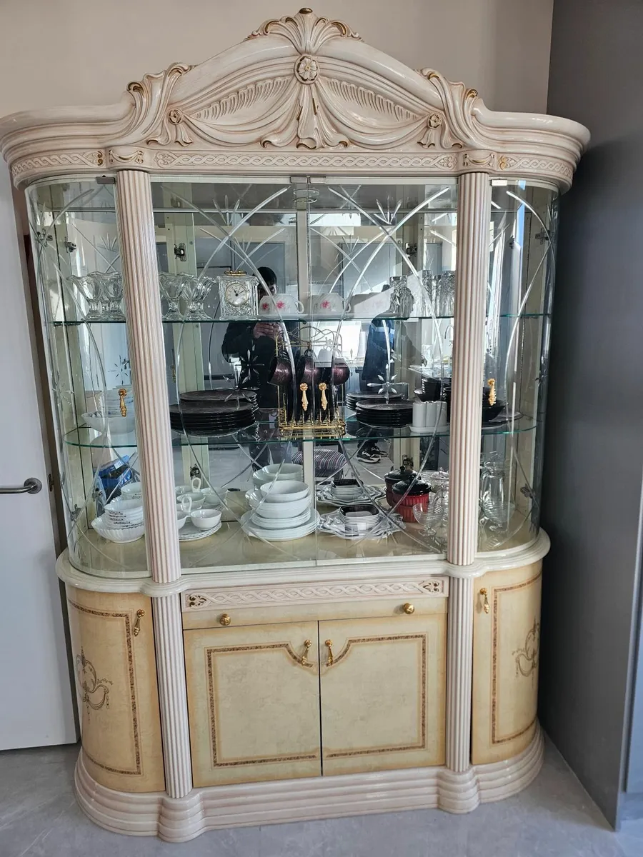 Beautiful Italian glass cabinet