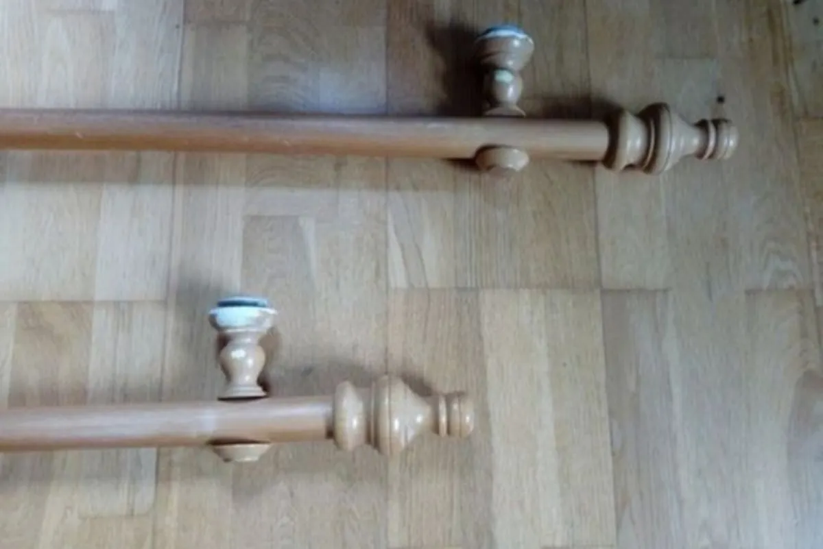 2 Curtain Poles - Image 3