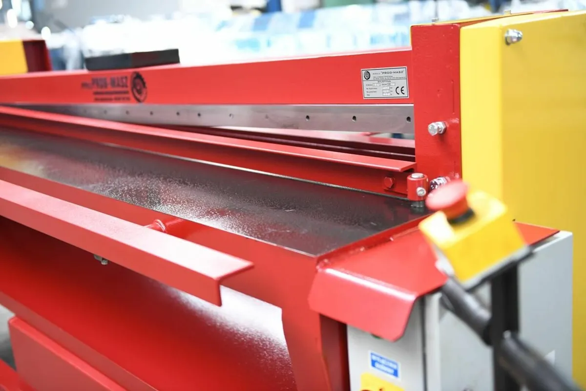 2m hydraulic sheet metal guillotine GLTH-2050/1.2 - Image 3