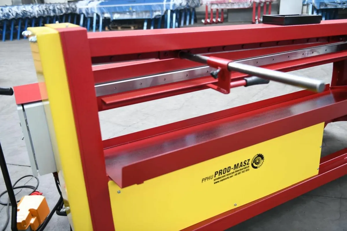 2m hydraulic sheet metal guillotine GLTH-2050/1.2 - Image 4