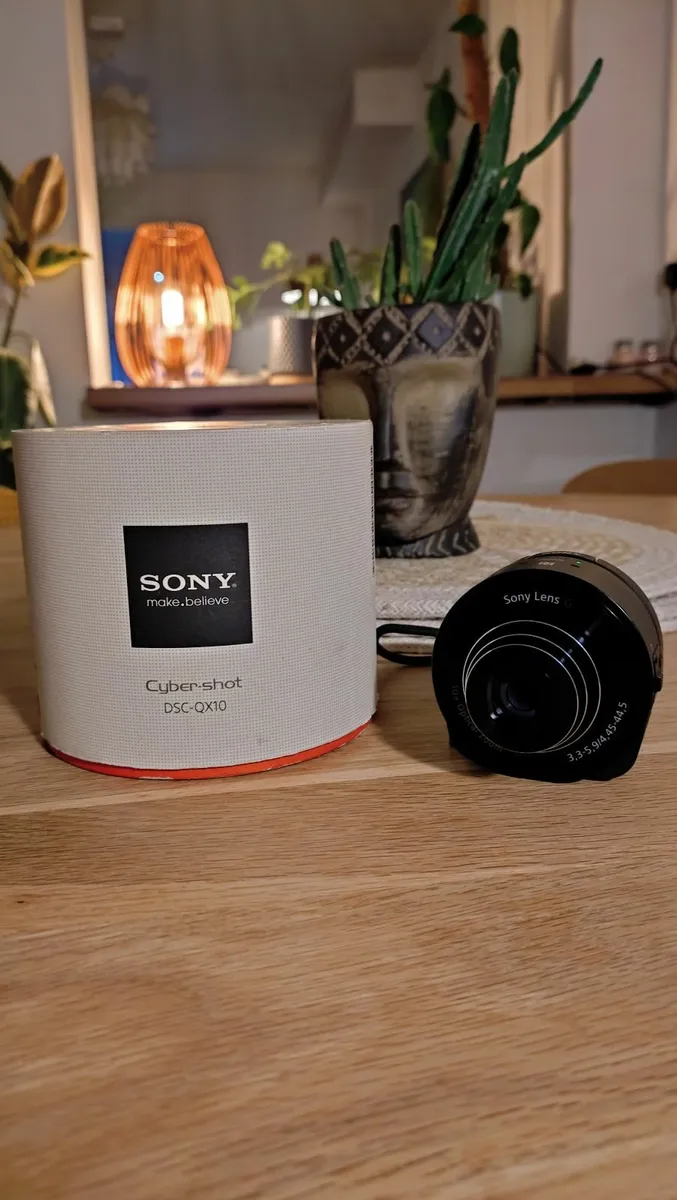 Sony Cybershot DSC-QX10 Camera - Image 1