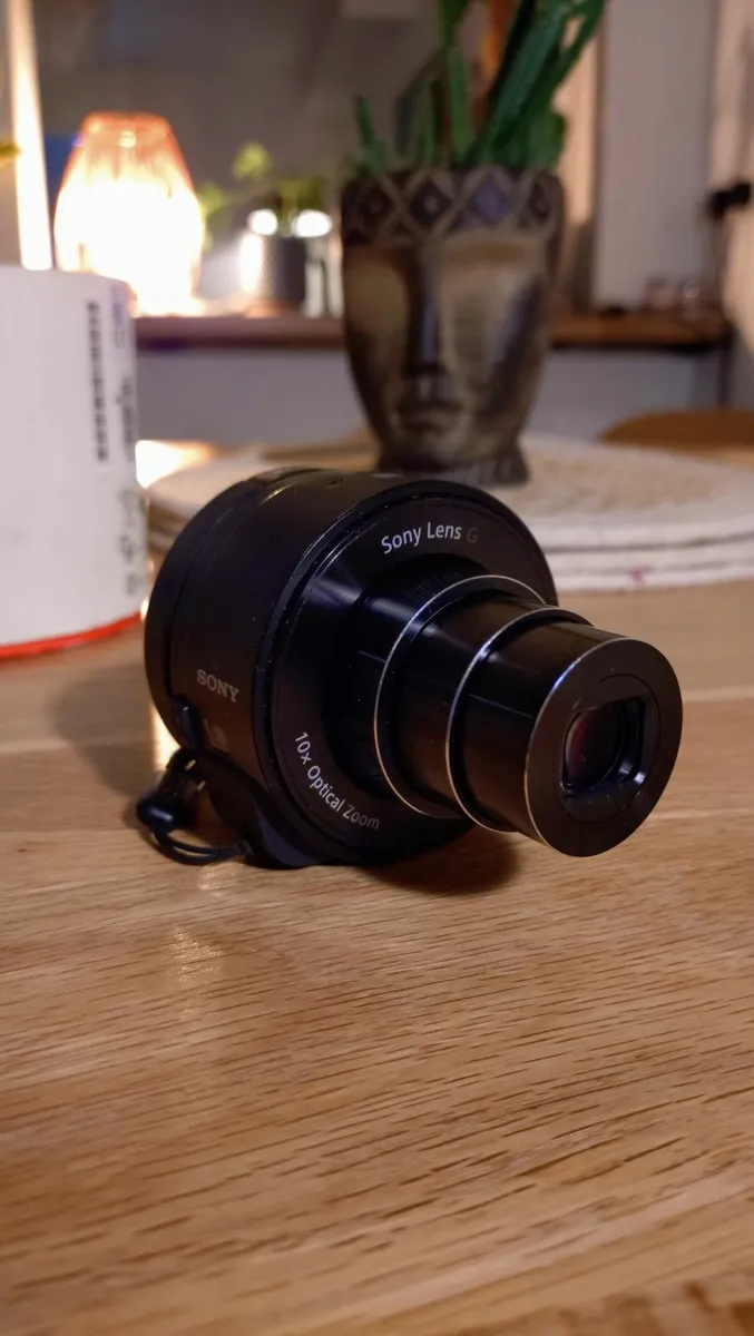 Sony Cybershot DSC-QX10 Camera - Image 2