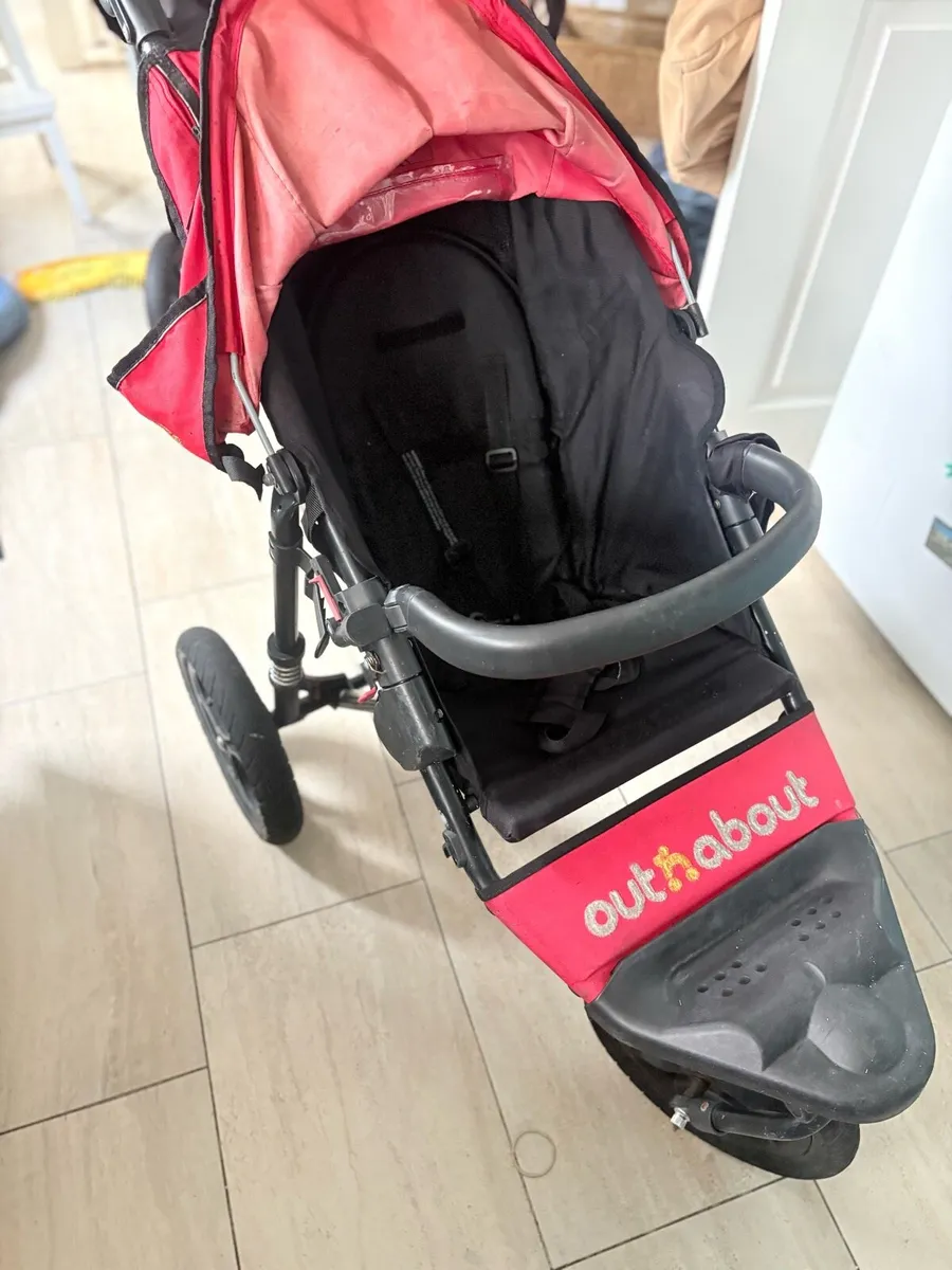 Out and about single - Image 3