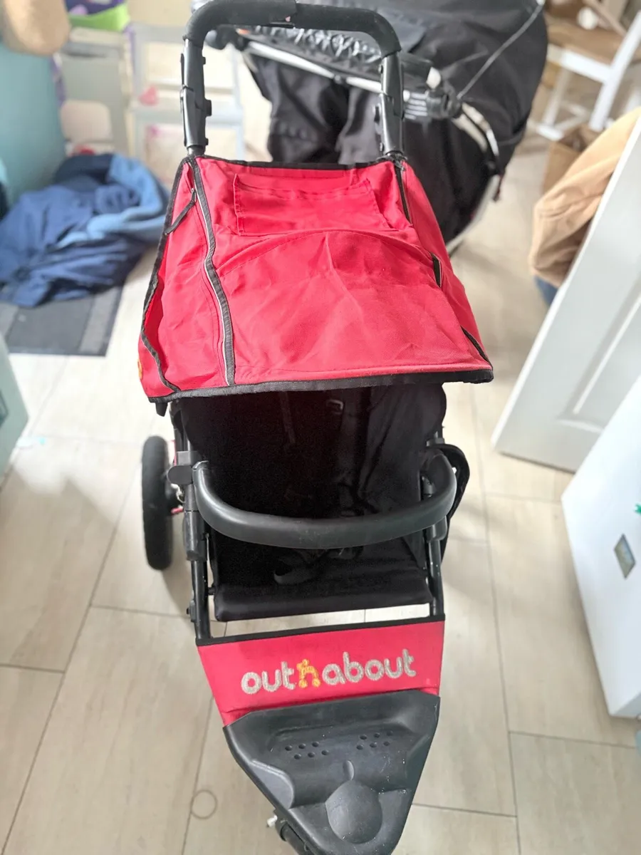 Out and about single - Image 4