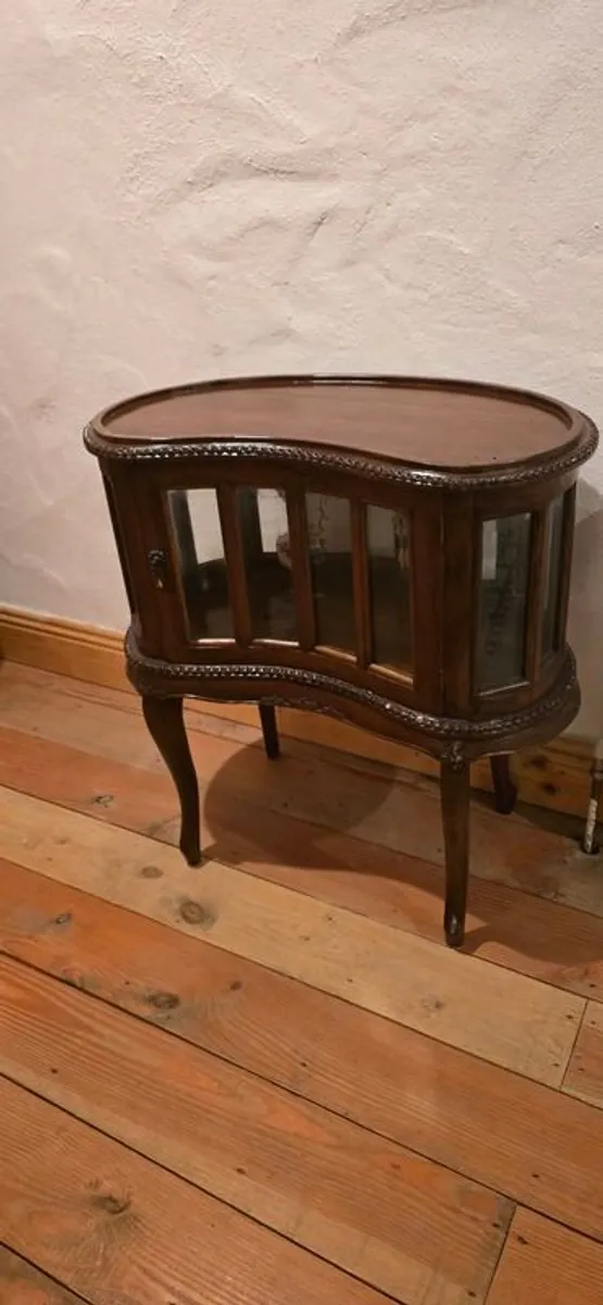 Glass cabinet - Image 1