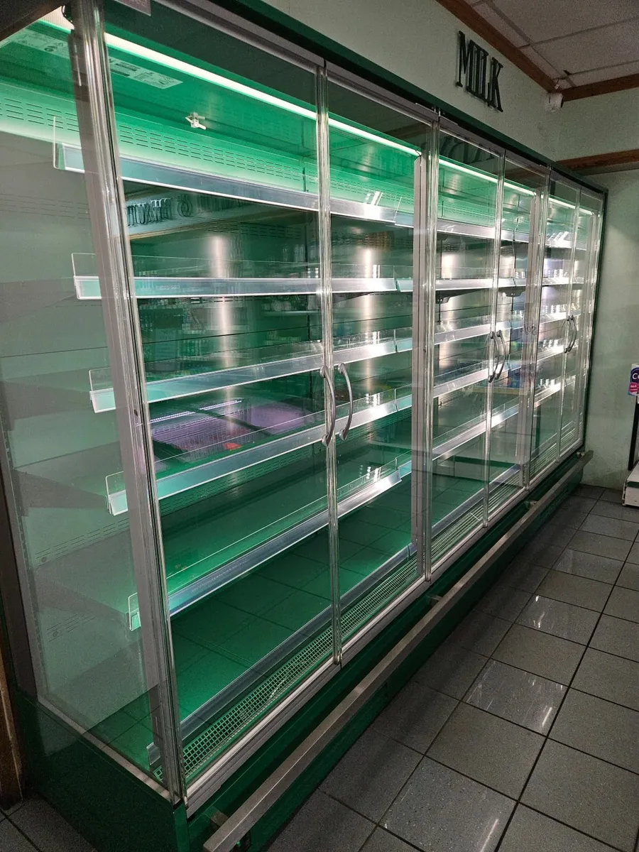 Chill cabinet 1 year old - Image 3