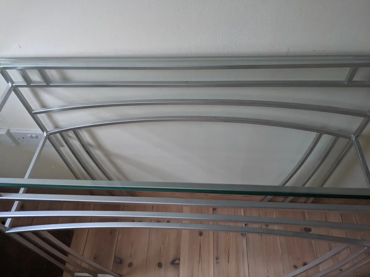 Table & mirror - Image 4