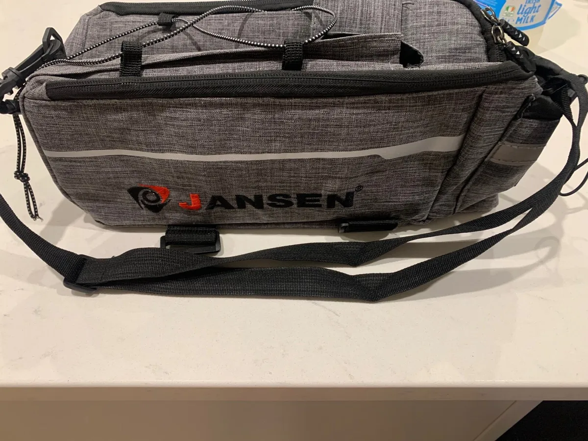 Insulated Cooler Bag for Bicycle Carrier - Image 2