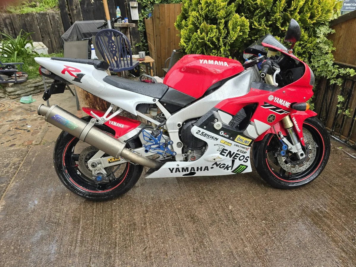 Yamaha R1 - Image 1