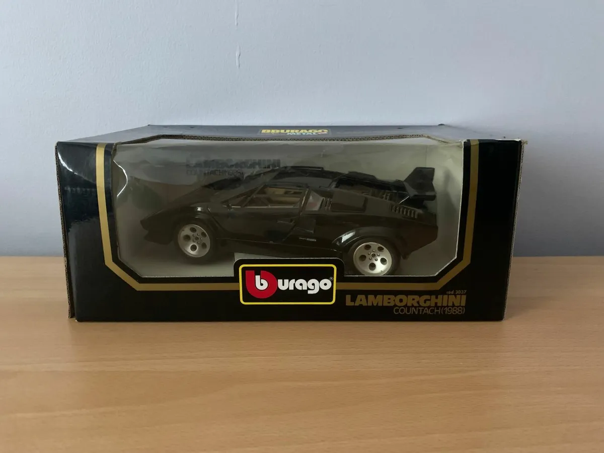 1988 Lamborghini Countach 1/18 Burago Model Car - Image 1