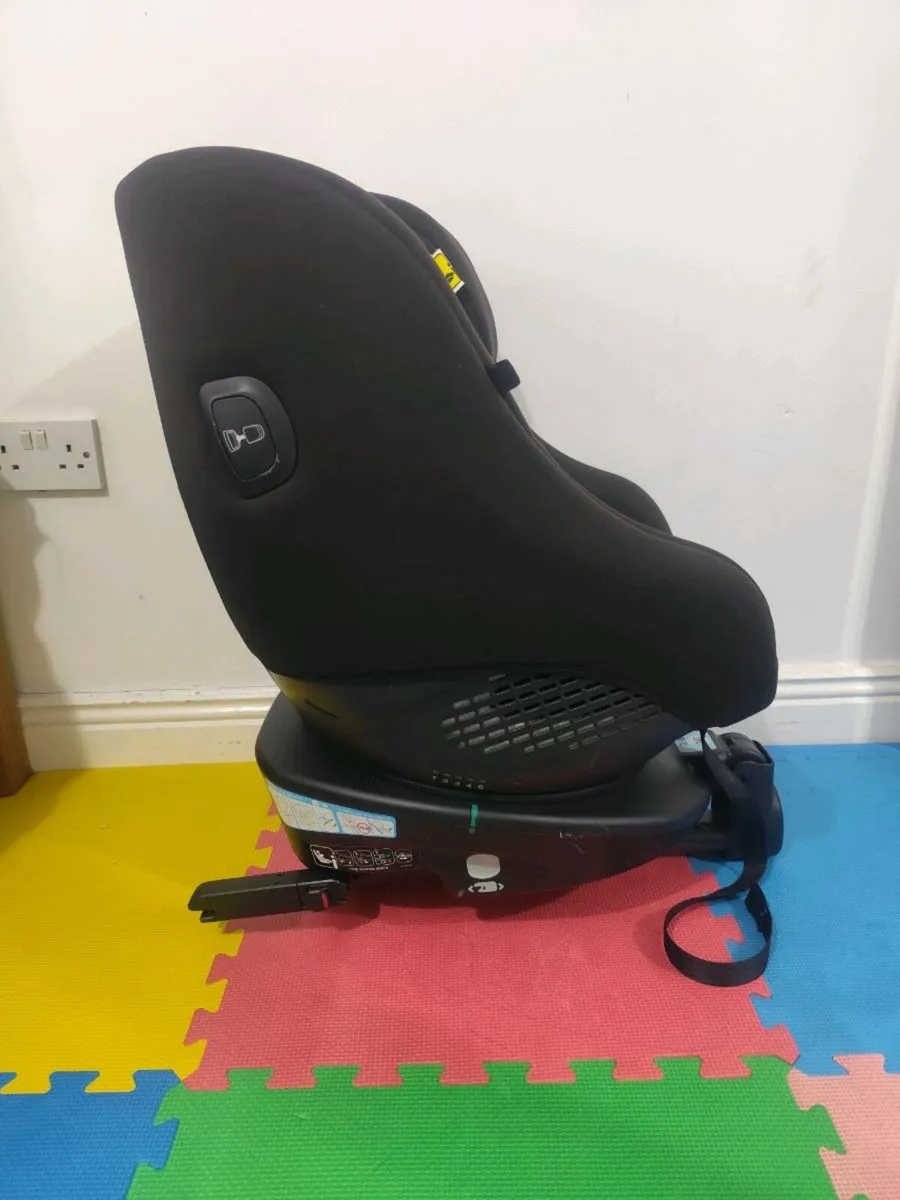 Graco turn2Me 360 isofix car seat - Image 2