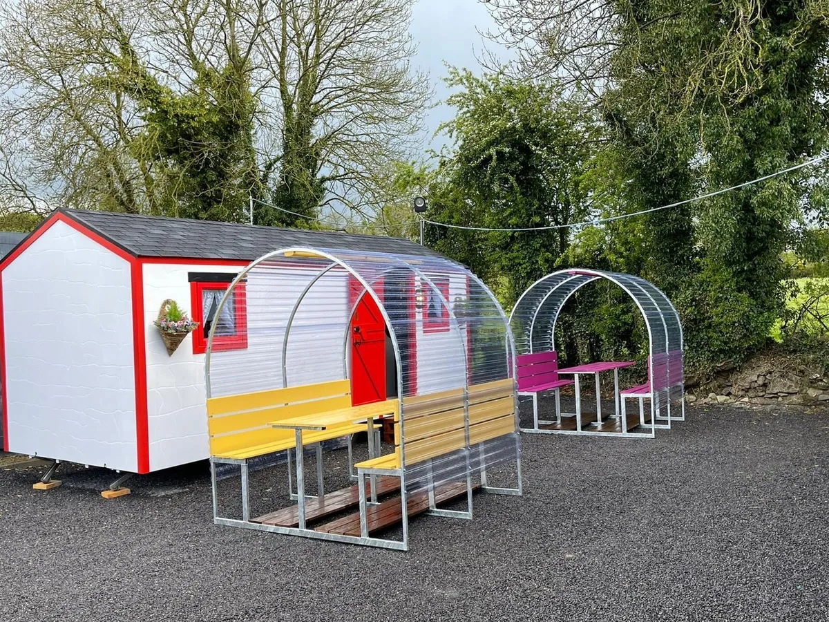 Outdoor garden seating pod - Image 2