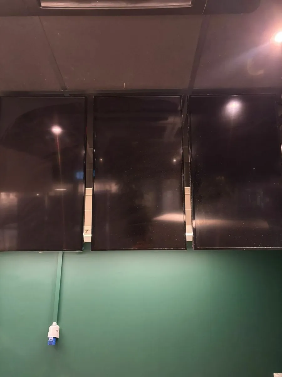 Menu Screens 72 cm high X 42 cm wide - Image 1