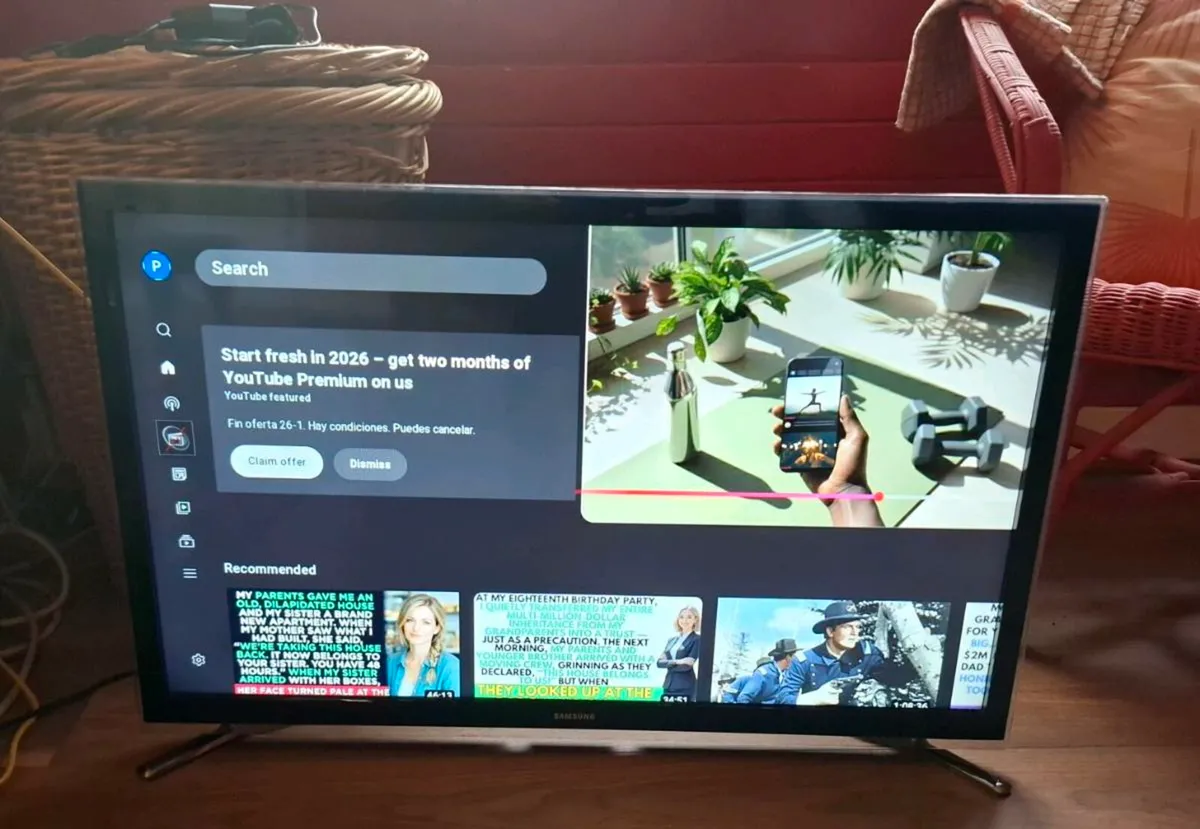 32 INCH SMART TV - Image 2