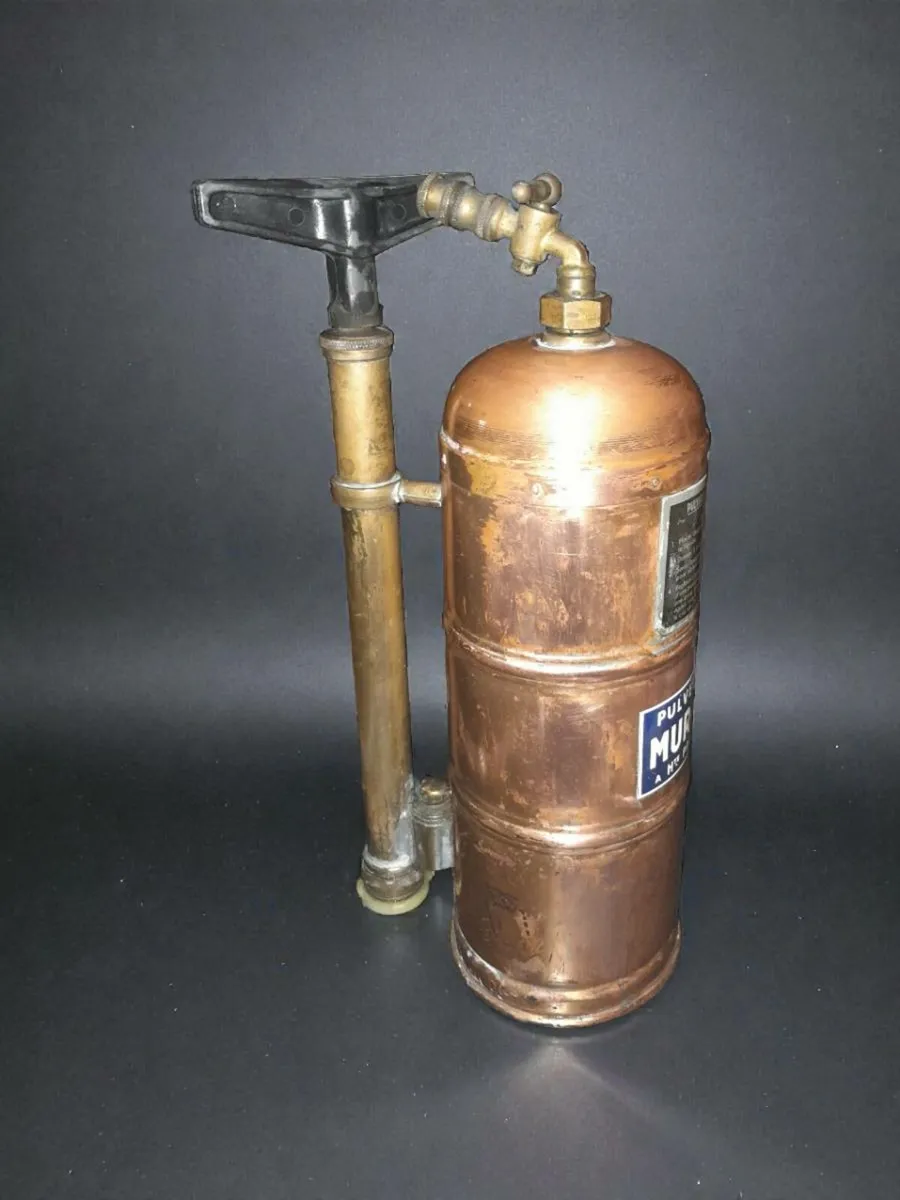 Antique copper fire extinguisher - Image 2