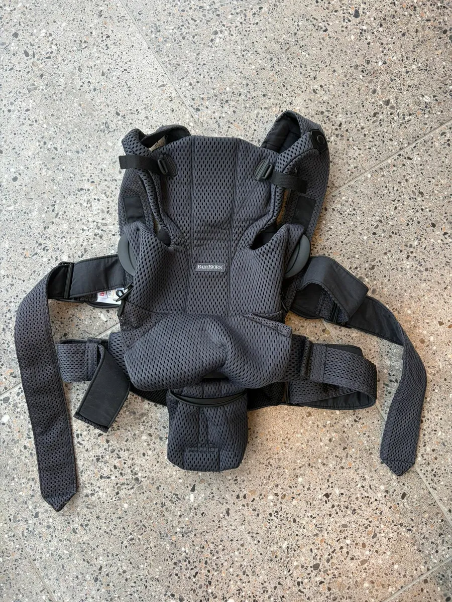 BabyBjörn mesh baby carrier - Image 1