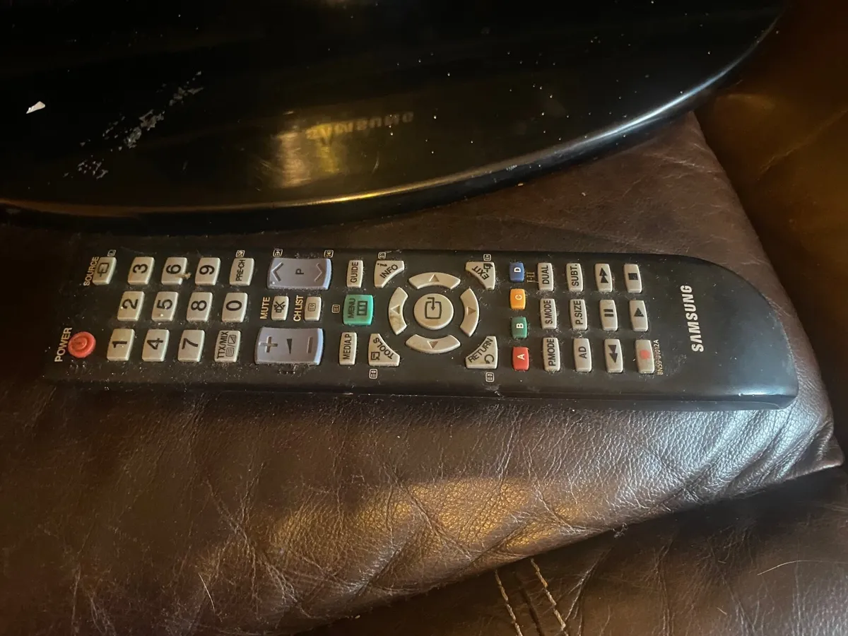 Samsung tv - Image 4