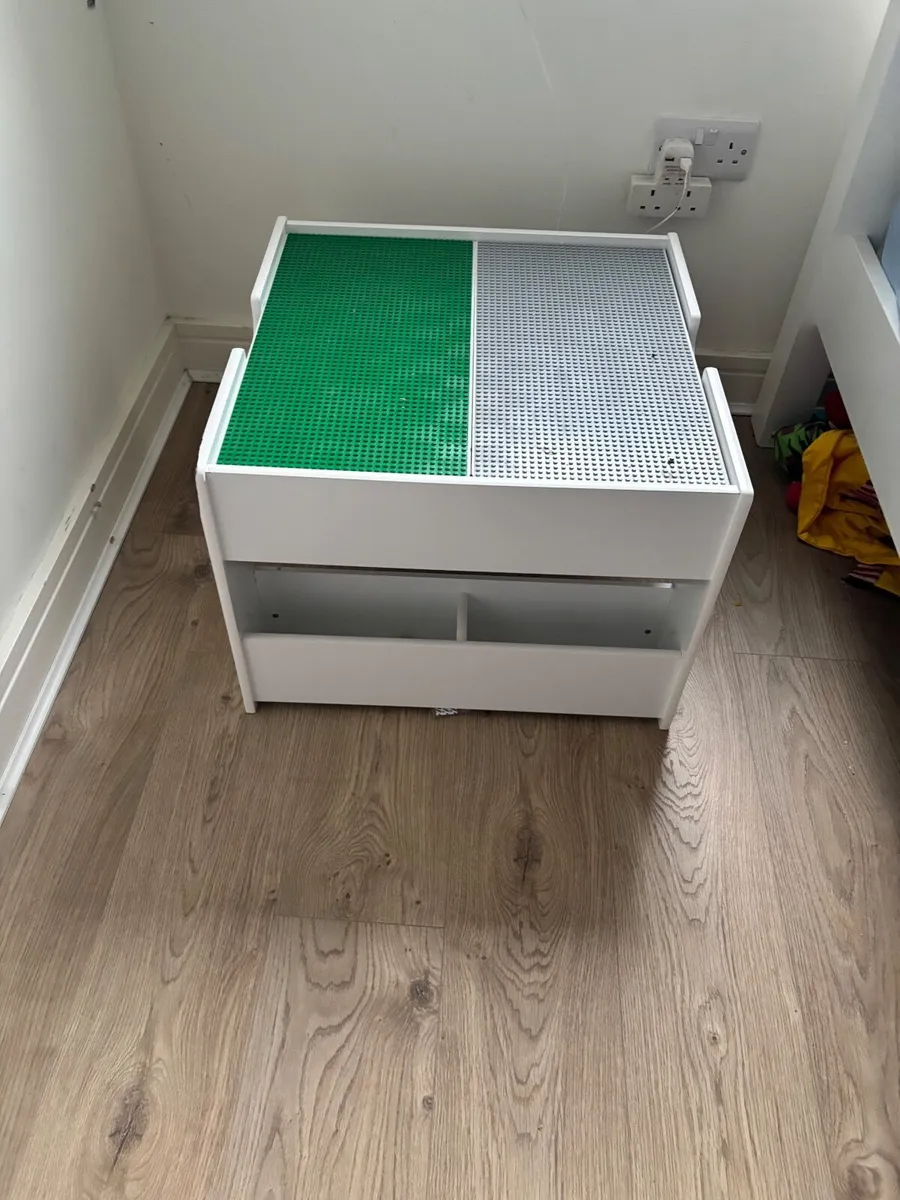 Lego table - Image 3