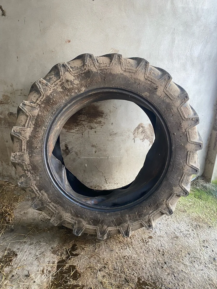 Tractor tyres - Image 1