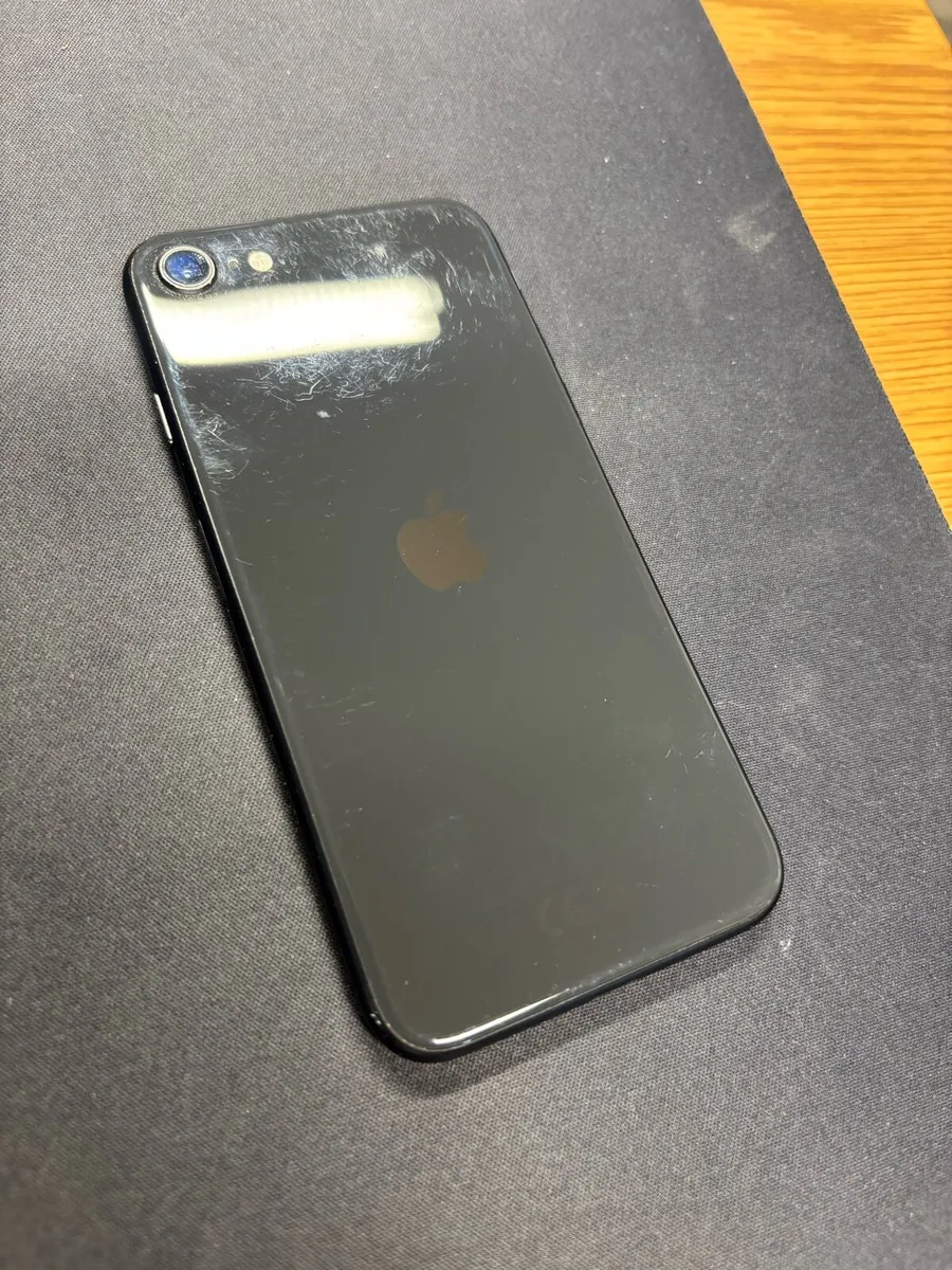 iPhone SE 2nd gen - Image 2