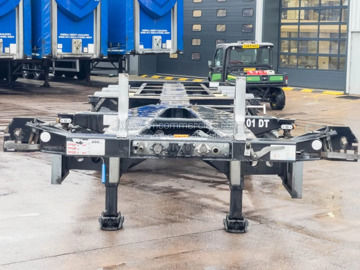 2022 D-TEC GOOSENECK SLIDING SKELETAL TRI AXLE TRA - Image 2