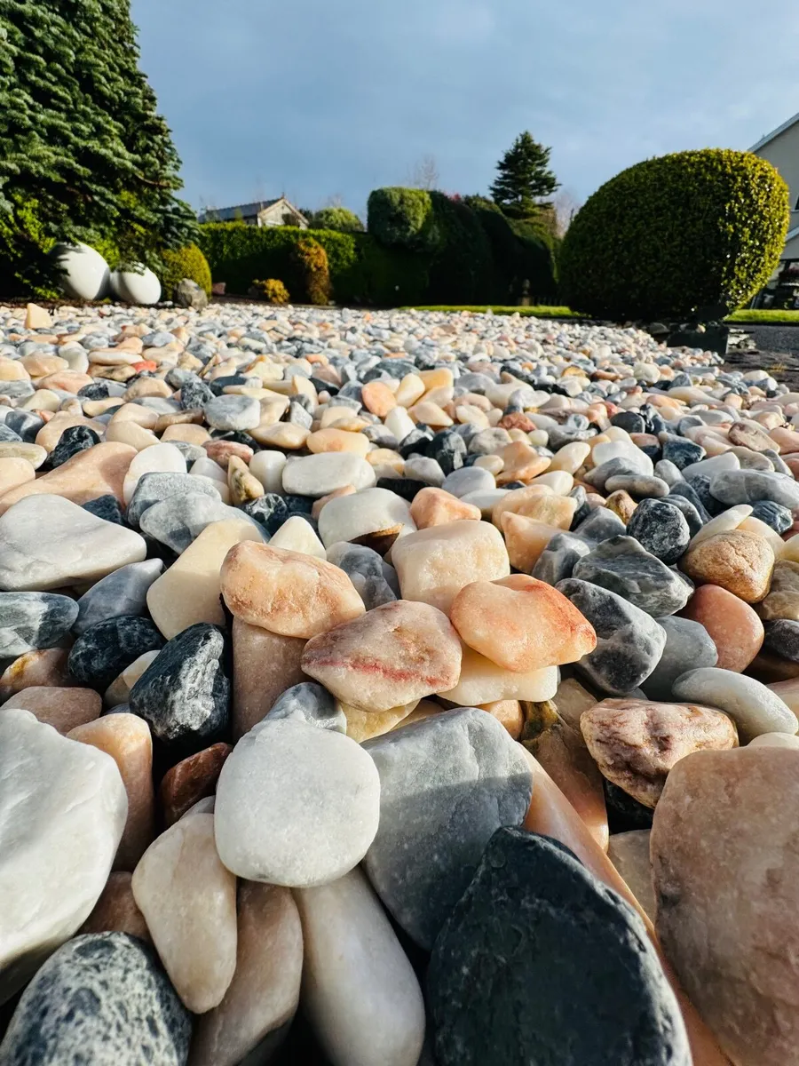 Decorative stone - Image 1