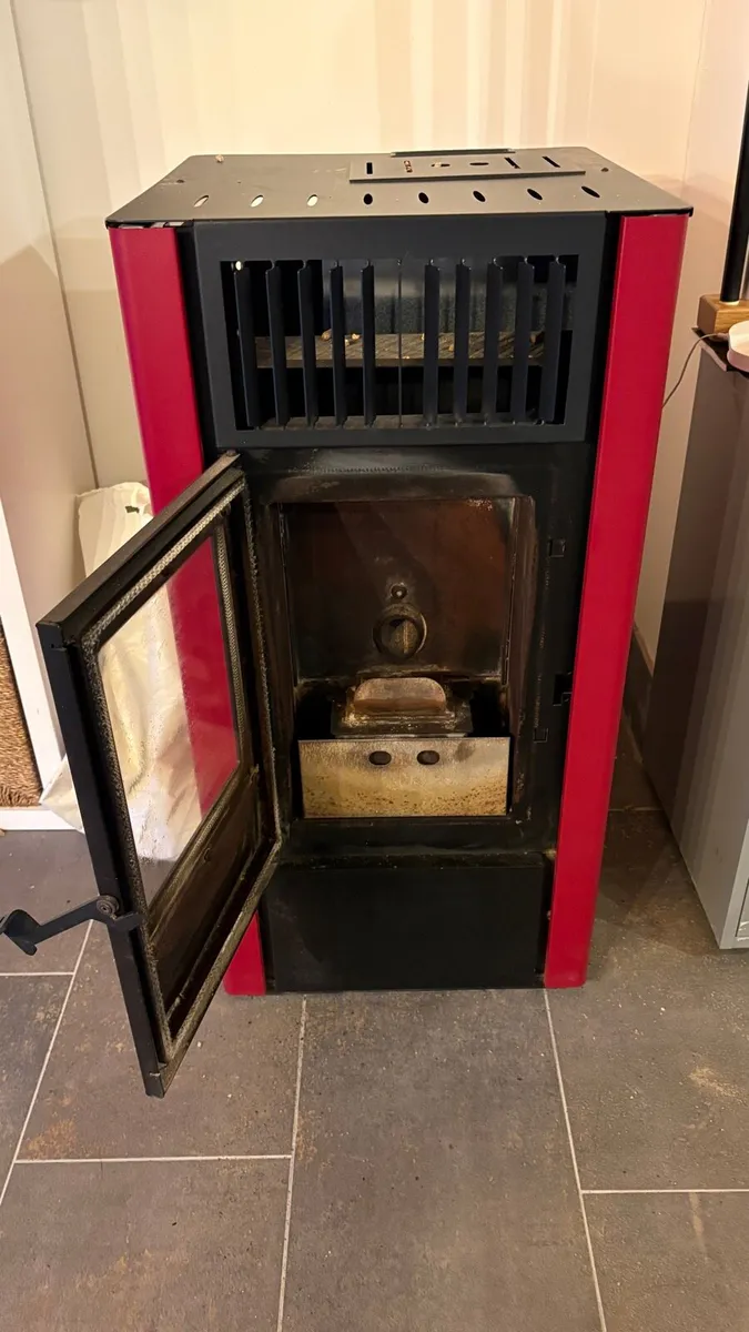 Pellet stove 9,5kW incl double wall flu pipe - Image 3