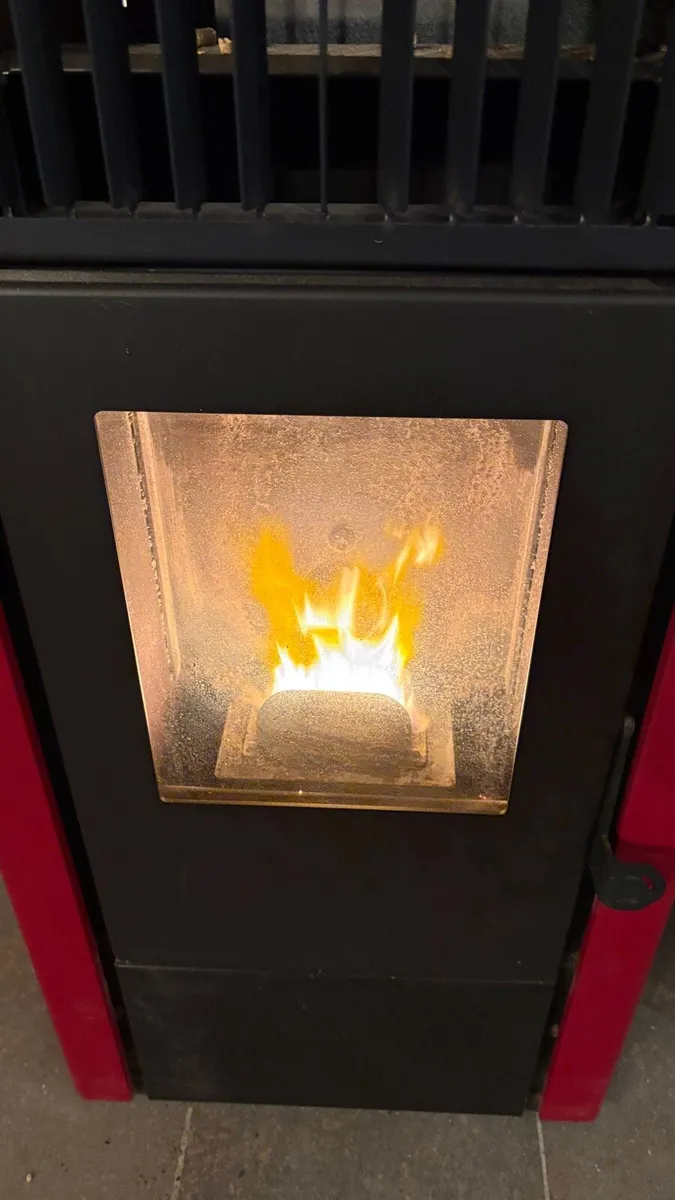 Pellet stove 9,5kW incl double wall flu pipe - Image 2