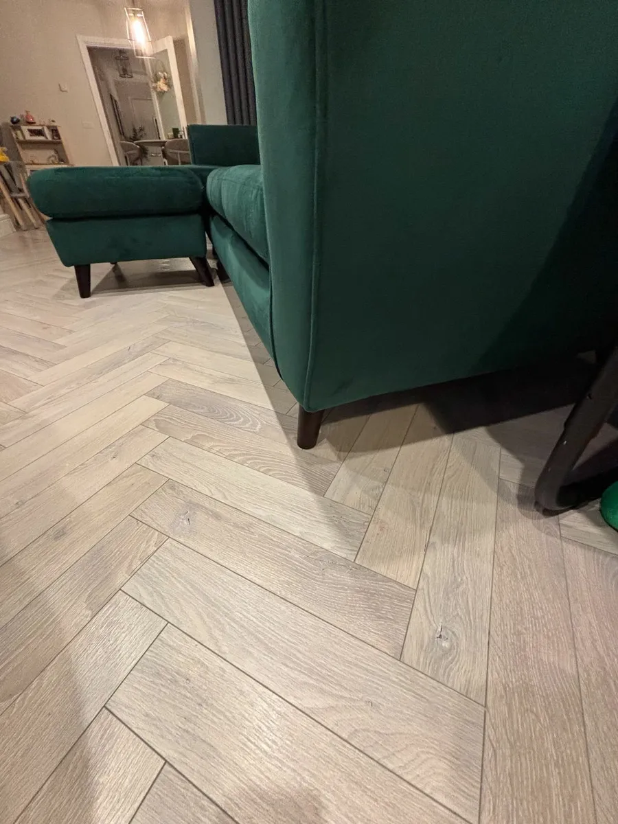 DFS 4 Seater Sofa - Image 4