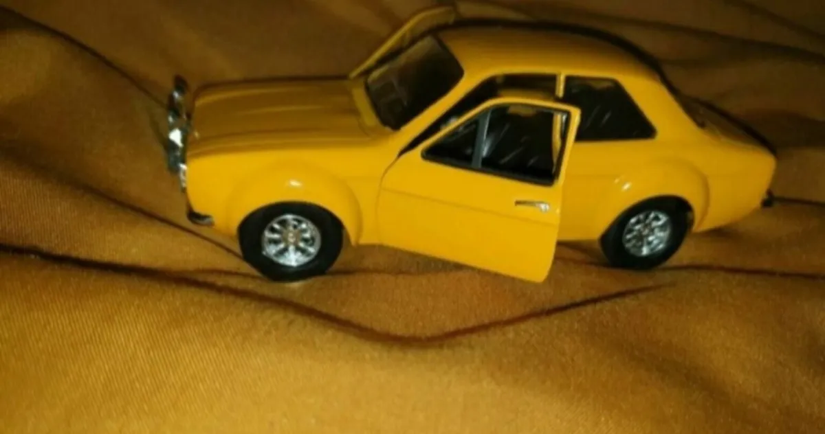 CORGI pull back ford escort diecast model