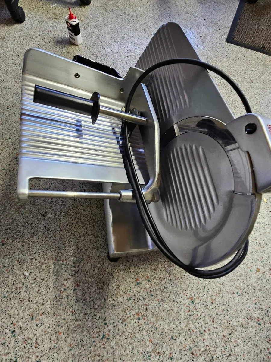Cold meat slicer - Image 1