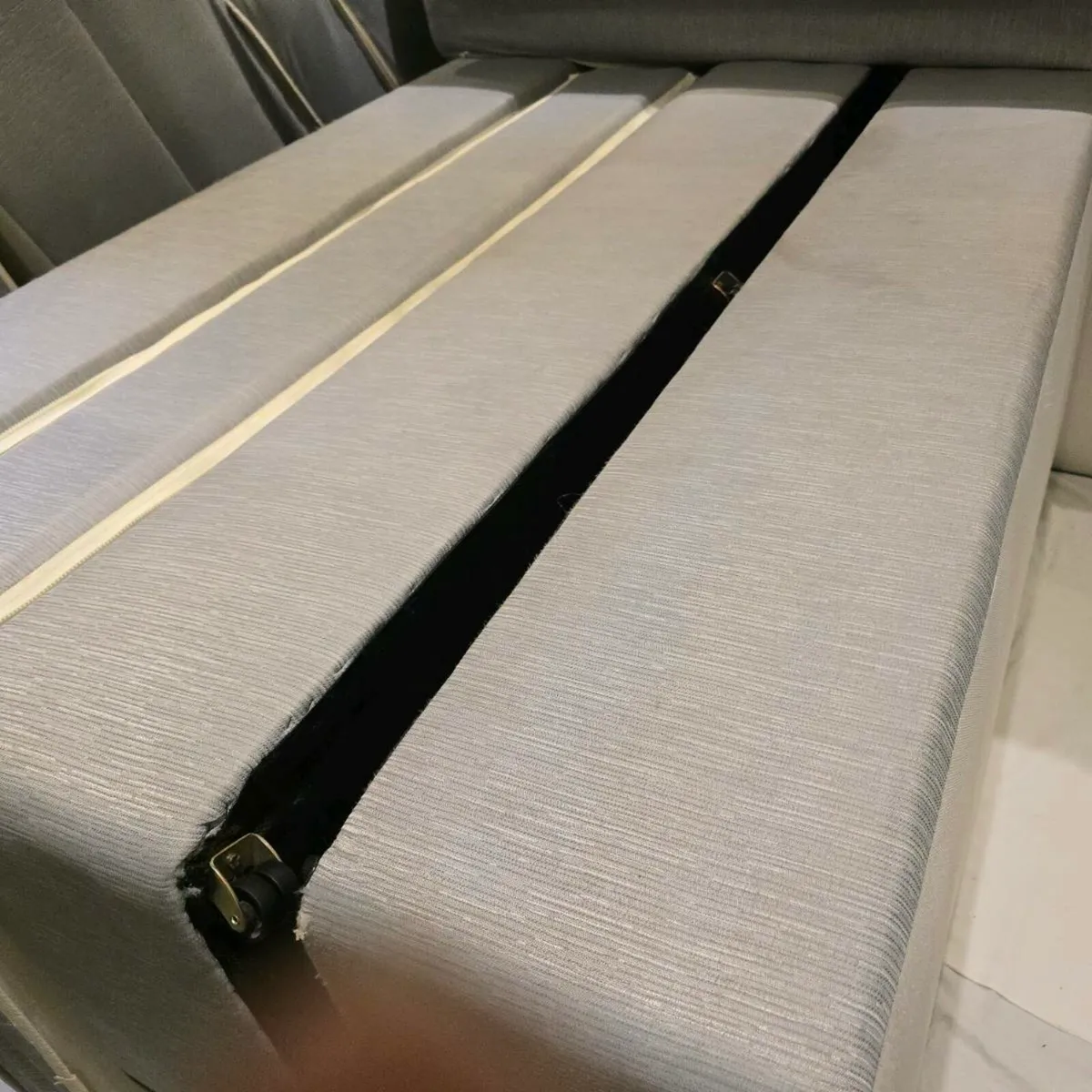 Hotel beds - Image 3