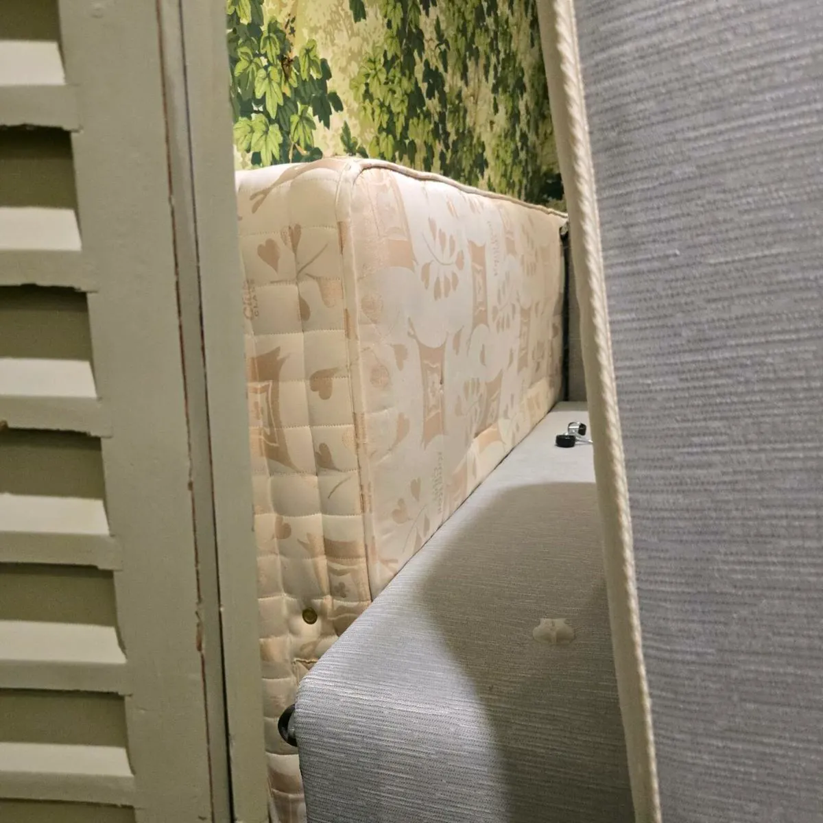 Hotel beds - Image 2