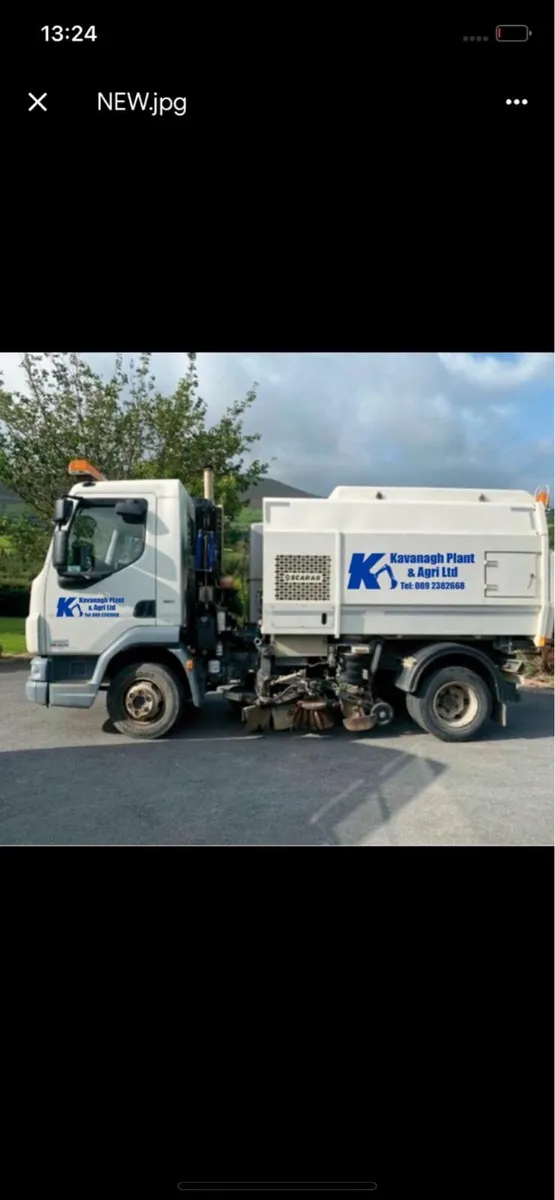 Roadsweeper for hire - Image 1